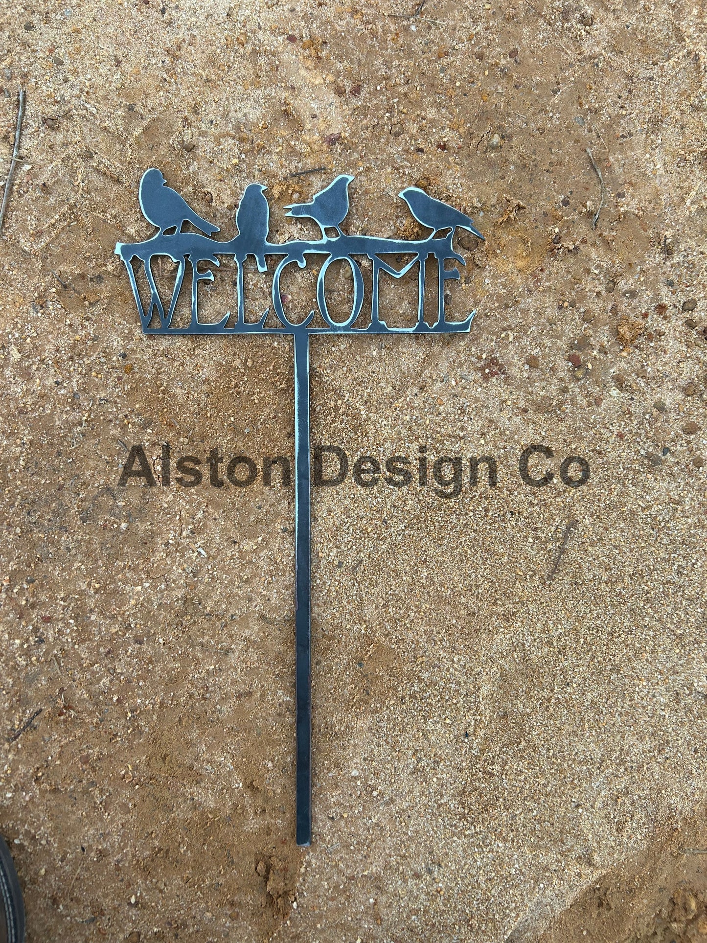 Bird welcome yard stake